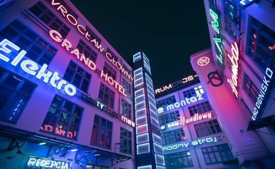 Najnowsze trendy w projektowaniu grafik wielkoformatowych