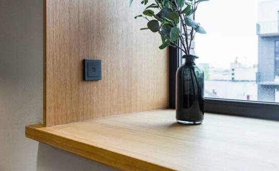 Wybór odpowiednich ramek do gniazdek – jakie korzyści oferuje legrand cariva?