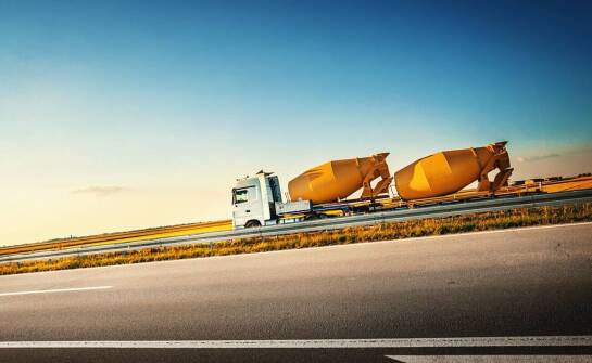 Rola transportu drogowego w łańcuchu dostaw: kluczowe aspekty i wyzwania