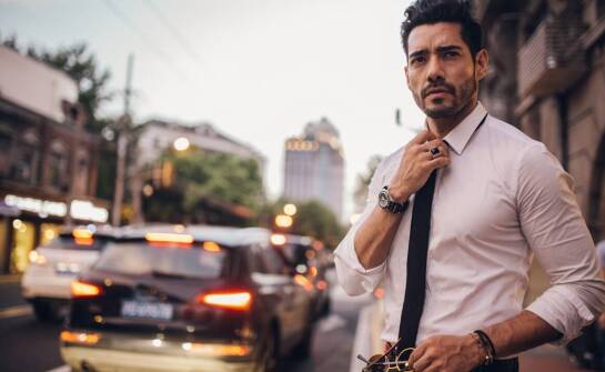 Jakie są najnowsze trendy w stylizacji lnianych garniturów męskich?