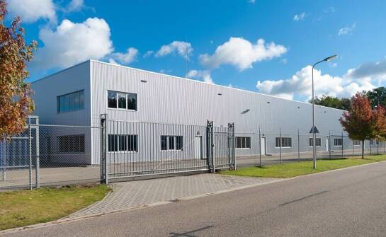 Jak wybrać najlepszy serwis bram przemysłowych dla swojego przedsiębiorstwa?