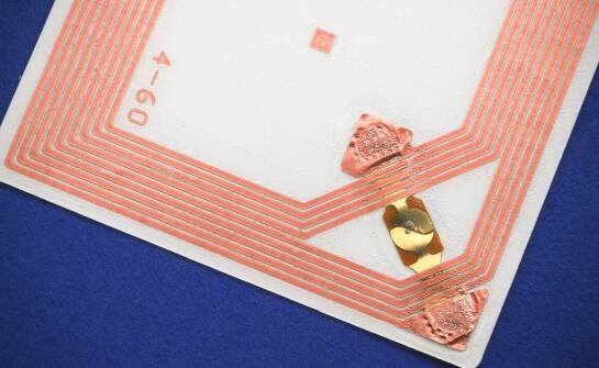 Wybór odpowiednich materiałów do produkcji kart RFID z nadrukiem