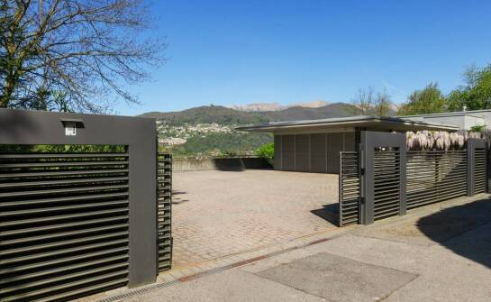 Różnorodność stylów bram ze stali nierdzewnej: jak dopasować do architektury budynku?