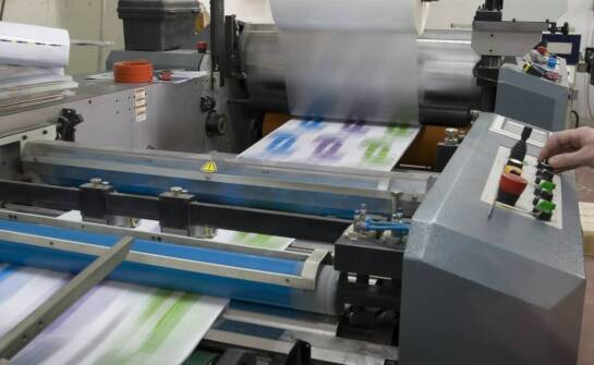 Ile kosztuje laminowanie kartki i dlaczego warto to zrobić profesjonalnie?