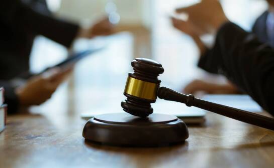 Jakie są procedury prawne w przypadku podejrzenia przestępstwa gospodarczego?