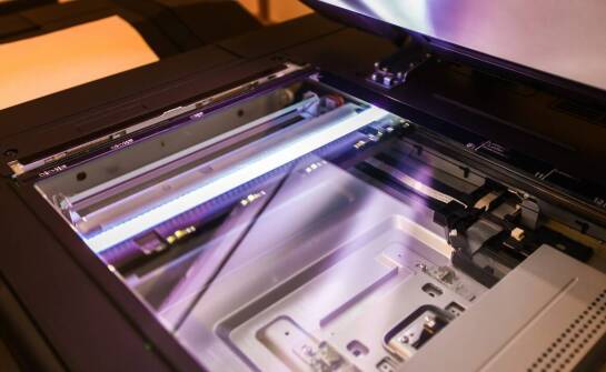 Zalety druku na kartach plastikowych w branży transportowej