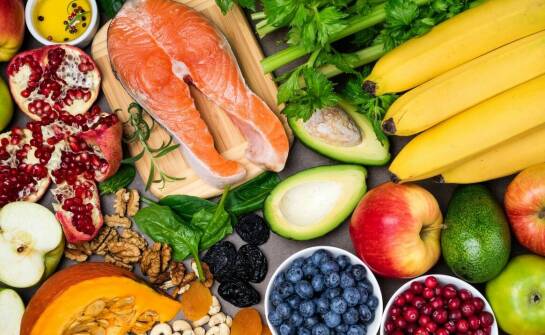 Wybór odpowiednich produktów spożywczych dla zdrowia stawów i redukcji kwasu moczowego