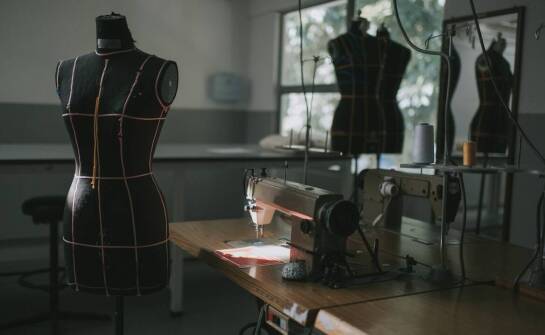 Jak zamawiać mundury dla policji na miarę dla maksymalnego komfortu i funkcjonalności?