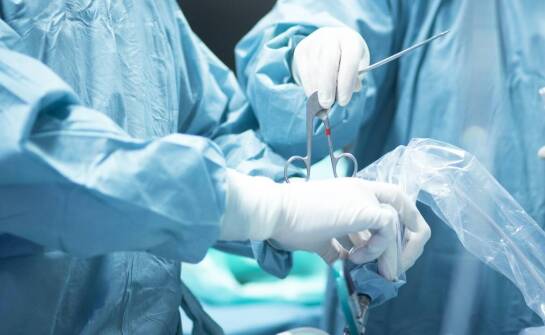 Zastosowanie pił oscylacyjnych w ortopedii dziecięcej – wyjątkowe potrzeby małych pacjentów