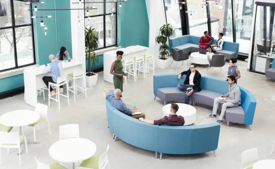 Odzież służbowa a budowanie profesjonalnego wizerunku instytucji