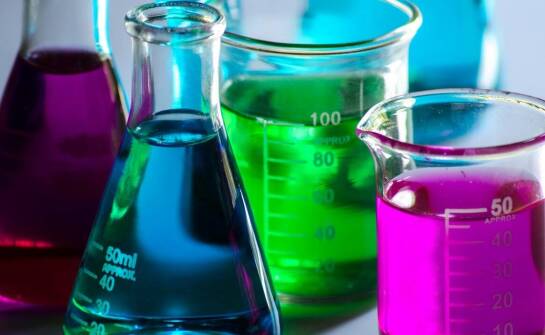 Porównanie metanolu z innymi rozpuszczalnikami – zalety i wady