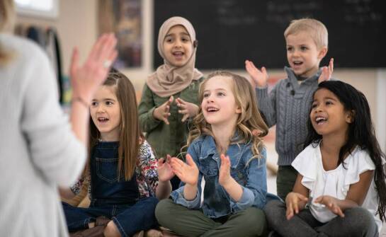 Zajęcia rytmiczno-słuchowe – klucz do harmonijnego rozwoju dziecka