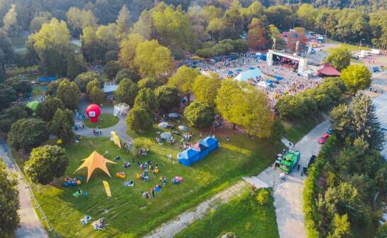 Efektywność podnośników koszowych w pracach filmowych i rozrywkowych