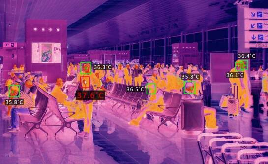 Jakie dane można uzyskać dzięki transmisji na żywo z lotniska Chopina?