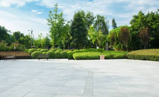 Wpływ donic betonowych na poprawę jakości życia w miejskich przestrzeniach publicznych