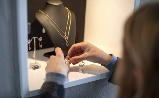 Jak profesjonalna wycena wpływa na wartość biżuterii w skupie?