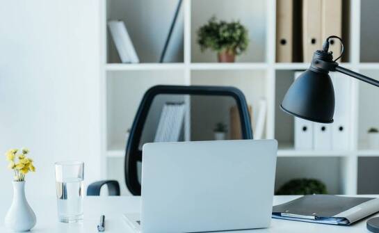 Krzesła ergonomiczne – dlaczego warto w nie zainwestować