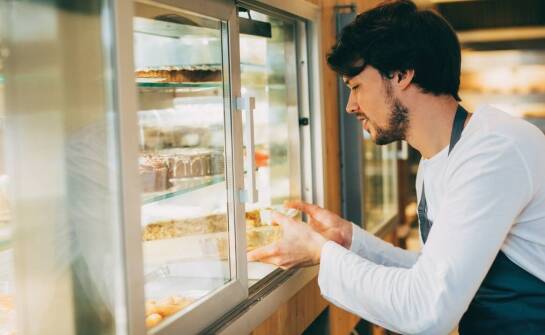 Nowoczesne materiały wykorzystywane w produkcji mebli chłodniczych