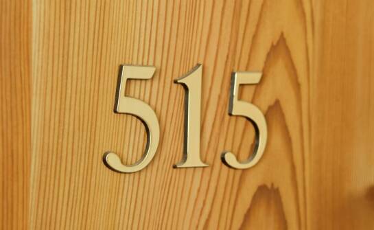 Wizytówki premium – jakie uszlachetnienia zwiększają ich atrakcyjność?