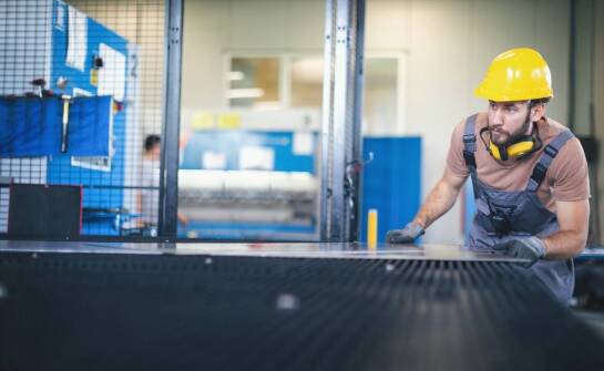 Kluczowe zalety bram przemysłowych w kontekście bezpieczeństwa