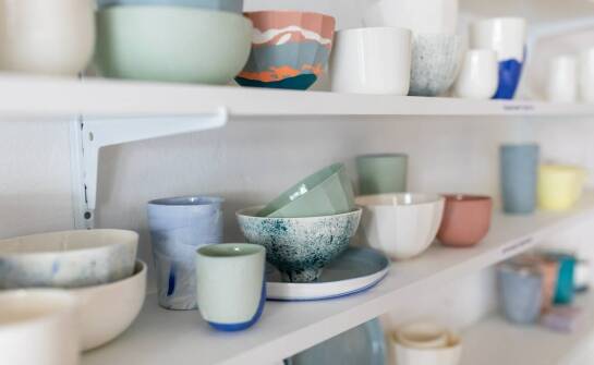 Odkryj zalety użytkowania niebieskich talerzy ceramicznych w codziennym życiu