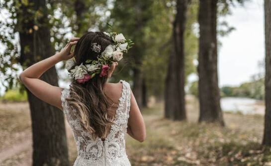 Suknie ślubne z haftami w stylu boho - jak podkreślić swój indywidualizm?