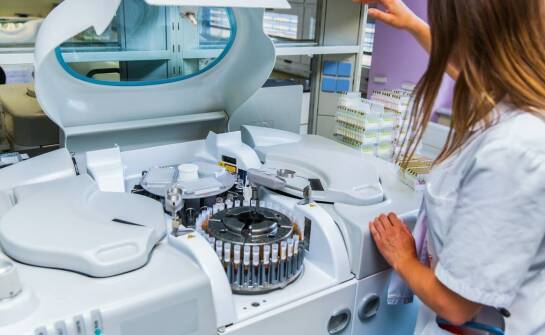 Serwis urządzeń medycznych a oszczędność czasu i zasobów w placówkach zdrowotnych