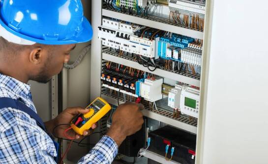 Nowoczesne rozwiązania w ochronie przeciwprzepięciowej dla domów