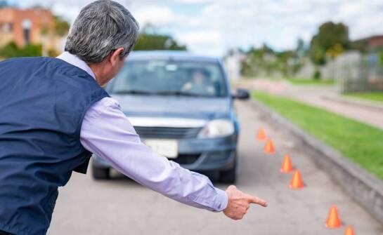 Profesjonalizm instruktorów jako klucz do sukcesu w nauce jazdy