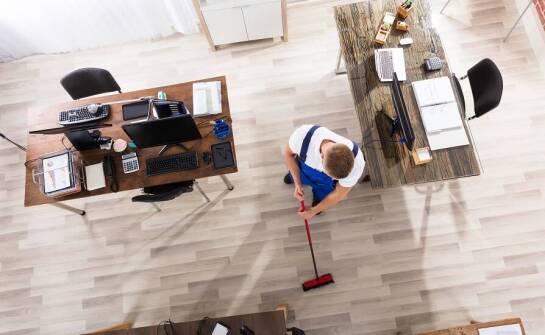 Nowe trendy i technologie w sprzątaniu biur w Warszawie – czego możemy się spodziewać?