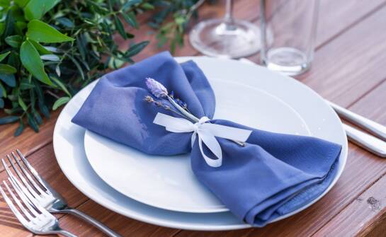Serwetki bankietowe dla branży HoReCa – na co zwrócić uwagę przy zakupie?