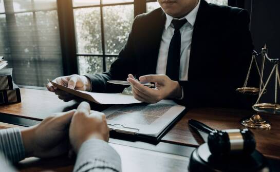 Dlaczego warto zaufać kancelarii prawnej przy dochodzeniu odszkodowań za szkody majątkowe?