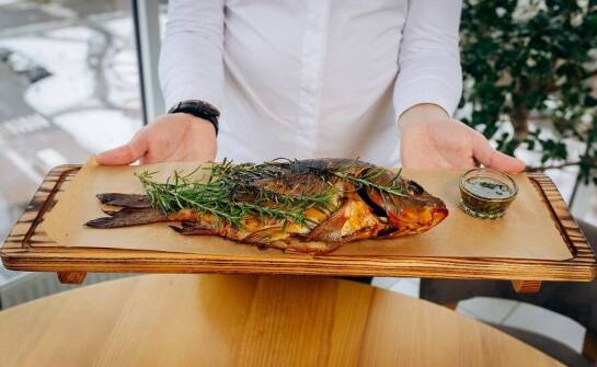 Co wyróżnia najlepszą restaurację rybną w Gdańsku na tle innych?