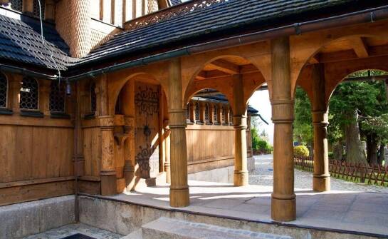 Nowoczesne podejście do budowy budynków sakralnych z drewna