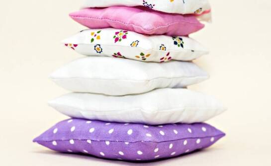 Jak łączyć poduszki dla dzieci z poszewkami ozdobnymi?