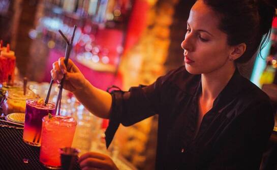 Jak mata barowa wpływa na estetykę prezentacji drinków?