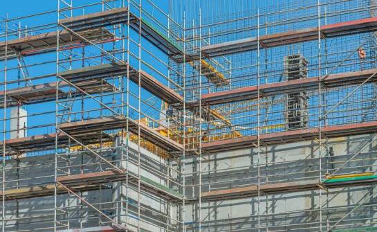 Jak wybrać odpowiednie rusztowania choinkowe do swojego projektu?