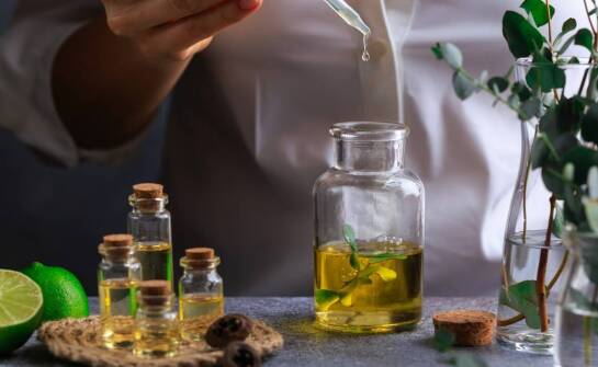 Wpływ tradycyjnych metod pozyskiwania olejków na jakość zapachów