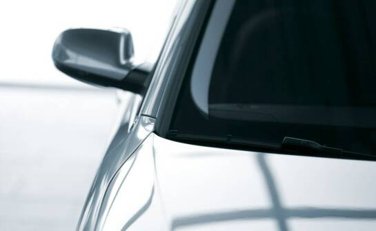 Ile kosztuje szyba boczna i co wpływa na jej cenę?
