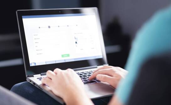 Jakie są najważniejsze kroki przy weryfikacji OC sprawcy online?