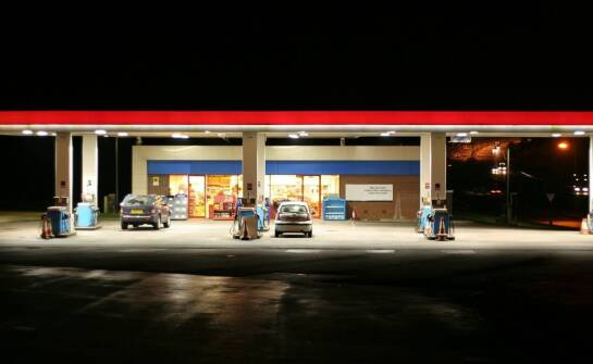 Jakie są korzyści z modernizacji stacji paliw w kontekście zwiększania dochodów?