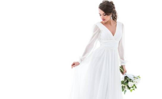 Suknie ślubne z perłowymi detalami - subtelny akcent luksusu