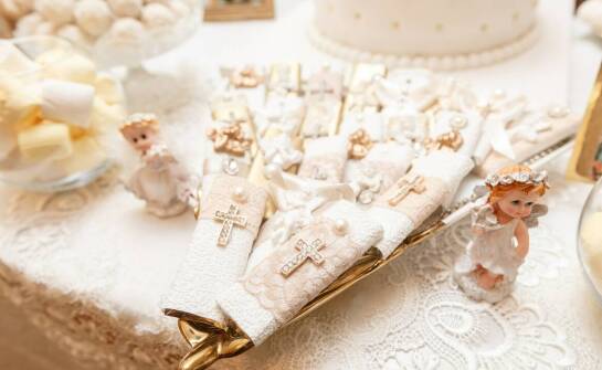 Ręcznie robione podziękowania dla chrzestnych - dlaczego warto je wybrać?