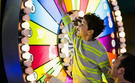 Rola innowacyjnych technologii w aranżacji wystaw muzealnych