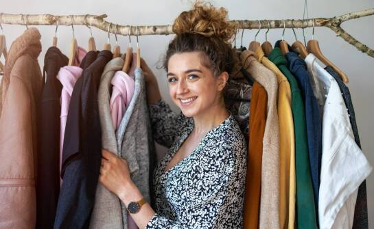 Jak wybrać idealną marynarkę dzianinową damską do swojej figury?