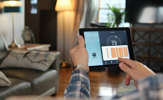 Jakie są dostępne opcje personalizacji listy kanałów radiowych w ofercie telekomunikacyjnej?