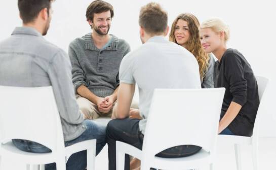 Indywidualne podejście do leczenia uzależnień od narkotyków: co warto wiedzieć?