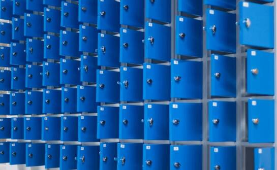 Metalowe szafki zamykane na klucz – niezawodne rozwiązanie dla szkół i uczelni