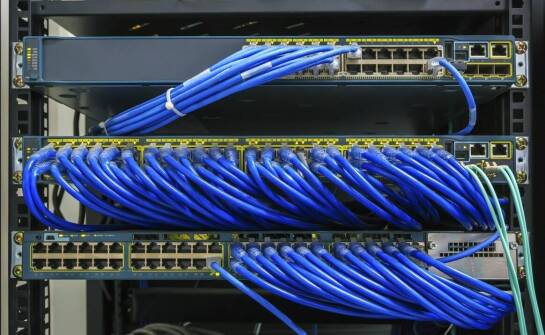 Jakie są najnowsze technologie stosowane w panelach krosowych RJ45?