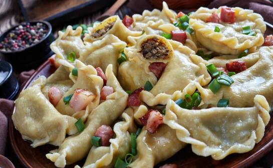 Tradycyjne dania polskie, które warto zamówić na rodzinny obiad